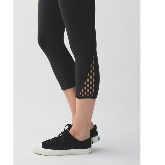 Lululemon True Self Crop Leggings Black Lattice Detail Luon Fabric Size 4 - Picture 9 of 9